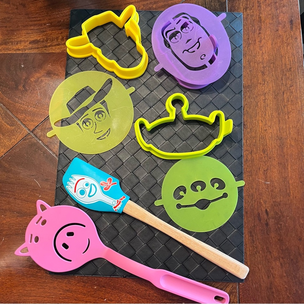 Pampered Chef Toy Story Themed Pancake set for kids